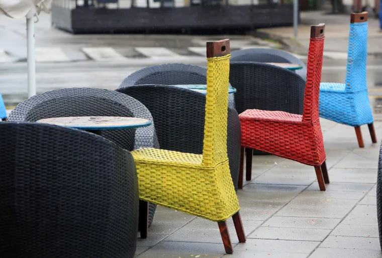 Terase kafića ponovno zjape prazne: Zbog ki&scaron;e i hladnoće Hrvati danas neće uživati u omiljenom hobiju