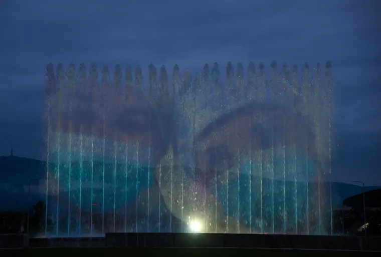 Hvala vam na svemu! Zagrebačke fontane zasvijetlile u čast svih medicinskih djelatnika