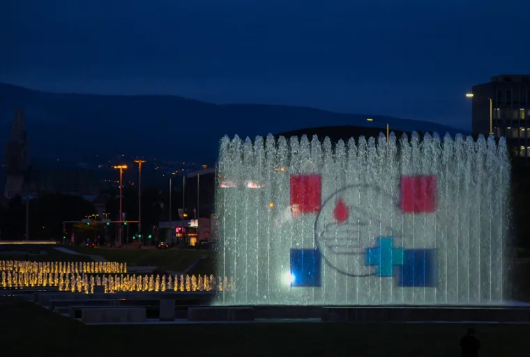 Hvala vam na svemu! Zagrebačke fontane zasvijetlile u čast svih medicinskih djelatnika