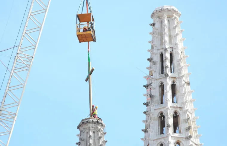 Obnova zagrebačkog simbola nakon potresa: Postavljaju se križevi na katedralu