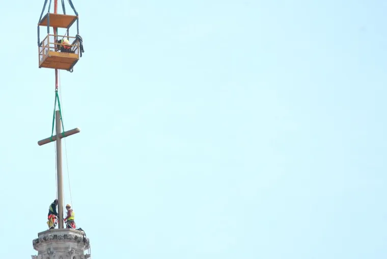 Obnova zagrebačkog simbola nakon potresa: Postavljaju se križevi na katedralu