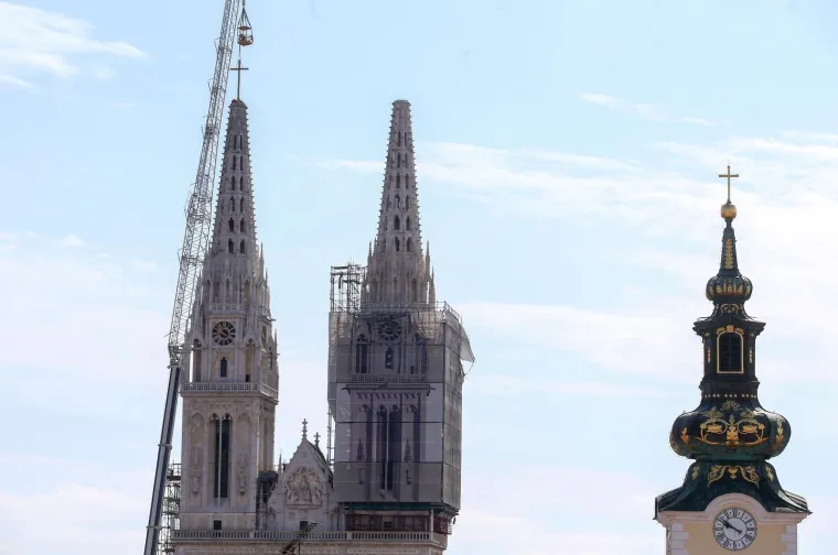 Obnova zagrebačkog simbola nakon potresa: Postavljaju se križevi na katedralu
