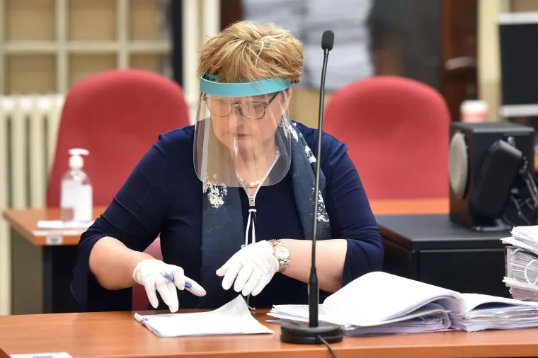 Suđenje pod maskama: Smiljana je optužena da je ubila sestru i sakrila je u &scaron;krinju