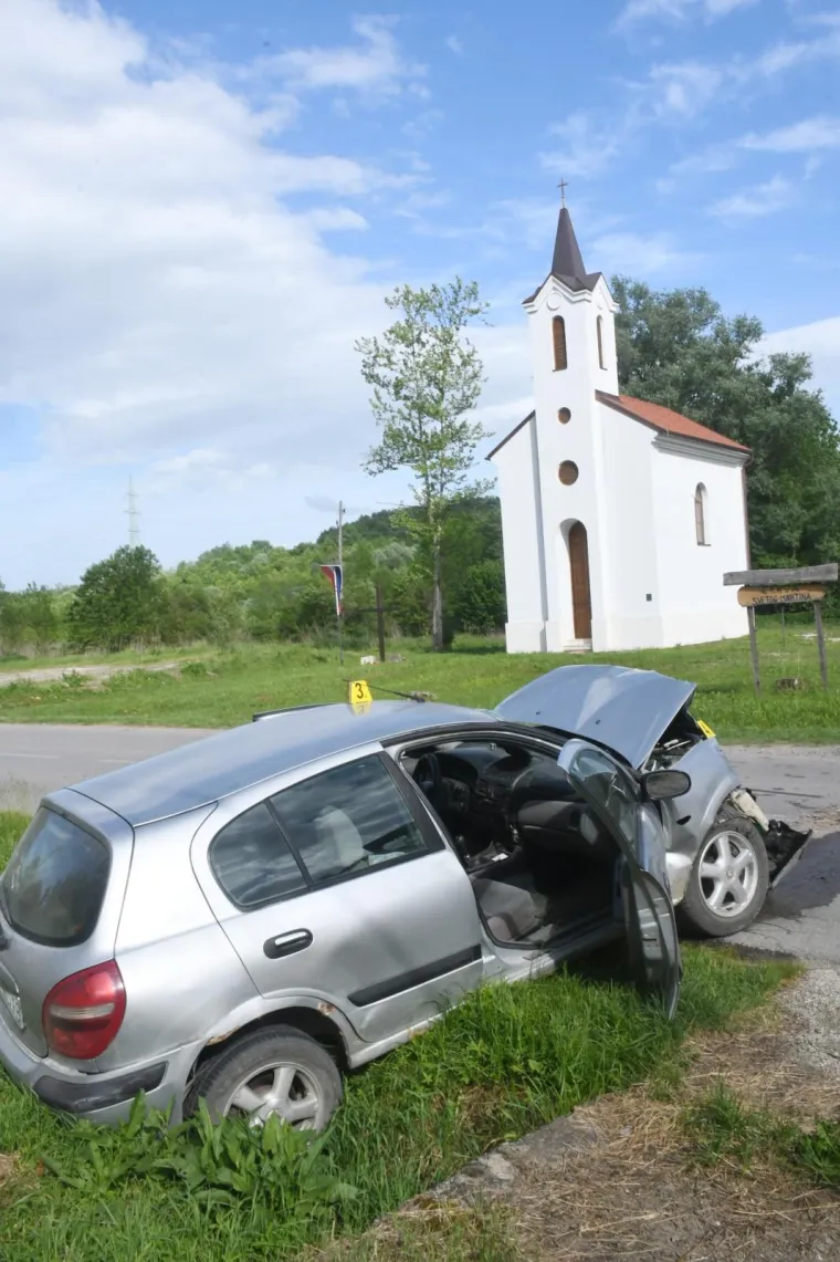 STRA&Scaron;AN IZRAVAN SUDAR U SISKU: Dvije su osobe ozlijeđene i prevezene u bolnicu