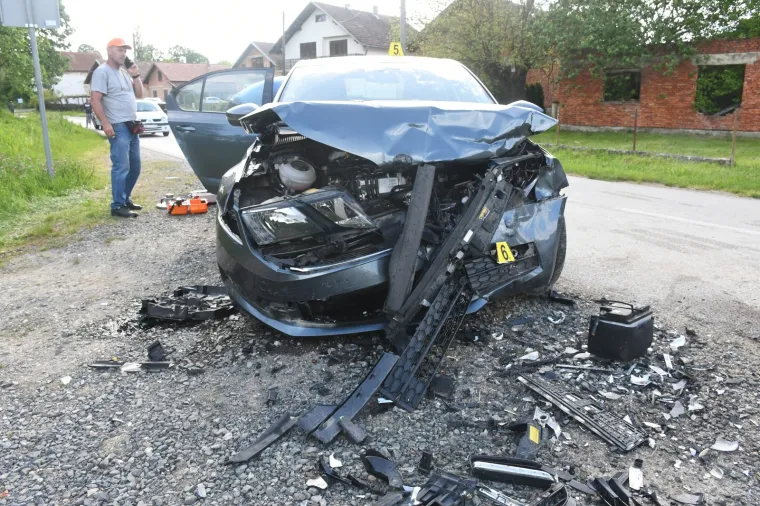 STRA&Scaron;AN IZRAVAN SUDAR U SISKU: Dvije su osobe ozlijeđene i prevezene u bolnicu