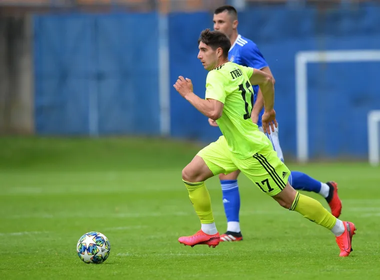 Igrači GNK Dinama konačkno su zaigrali, i to na treningu jedni protiv drugih.