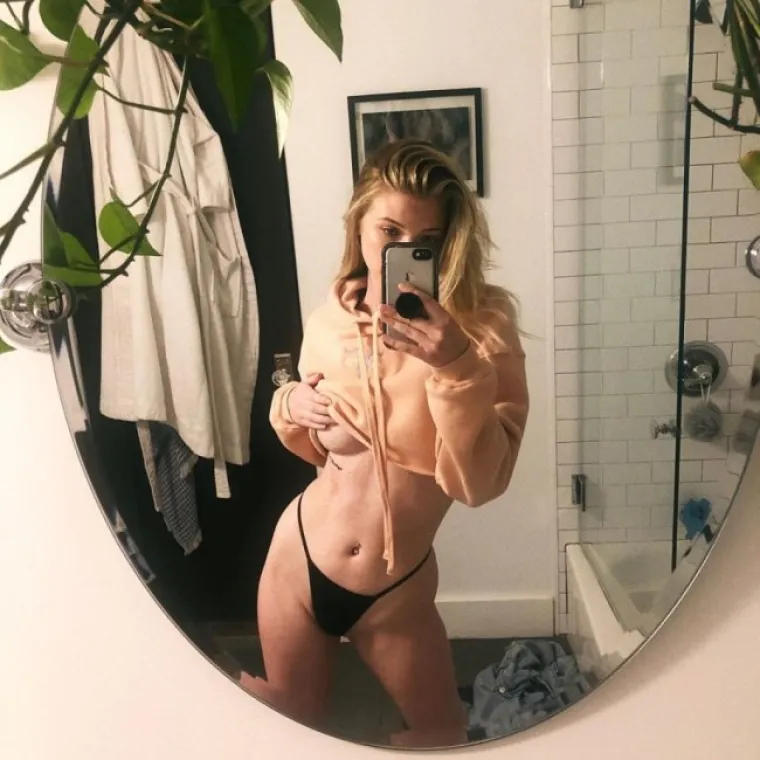 ZNAMO DA NISU VAMPIRICE: Ali zbog njihovih oblina, krv će sigurno uzavrijeti, pogledajte samo ove djevojke