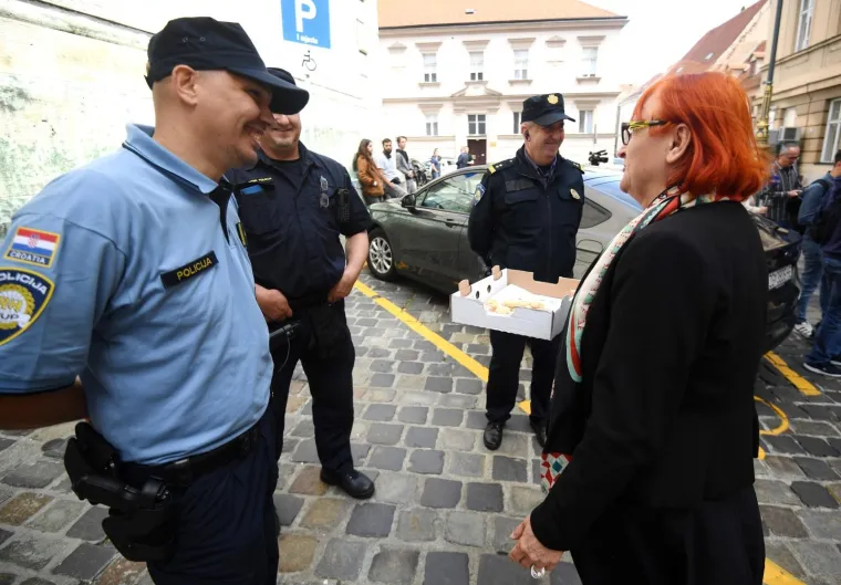 Plenkovića su ipak dočekali i izviždali prosvjednici: 'Za&scaron;to bježite? Bandić i HDZ, dosta je trgovine!'