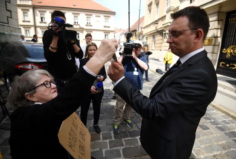 Najstarija zagrebačka aktivistica obračunala se sa Culejom: 'Borili ste se vi za svoju guz*** smrdljivu'