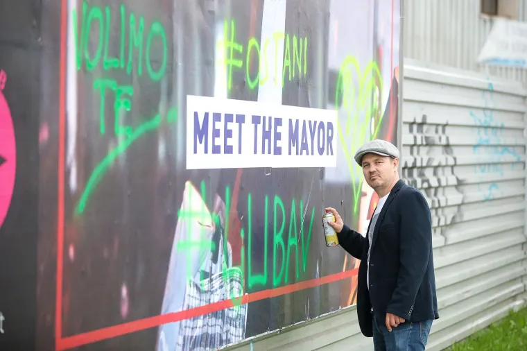 Juričan ispisao ljubavne poruke Bandiću tako da ih svi vide! Pozvao građane da učine isto