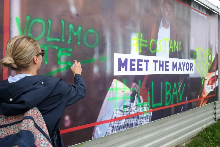 Juričan ispisao ljubavne poruke Bandiću tako da ih svi vide! Pozvao građane da učine isto