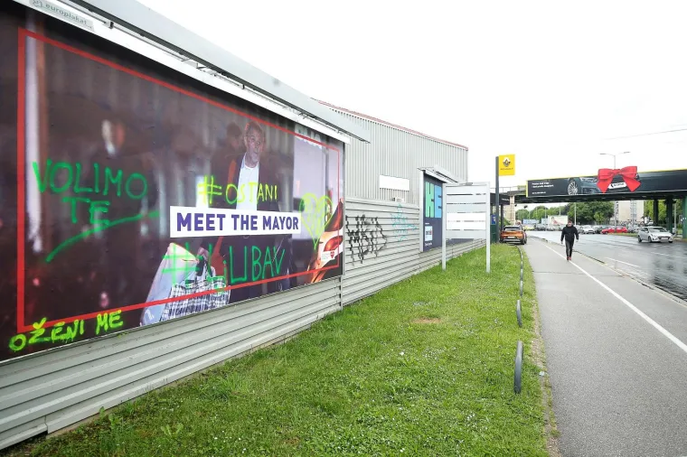 Juričan ispisao ljubavne poruke Bandiću tako da ih svi vide! Pozvao građane da učine isto