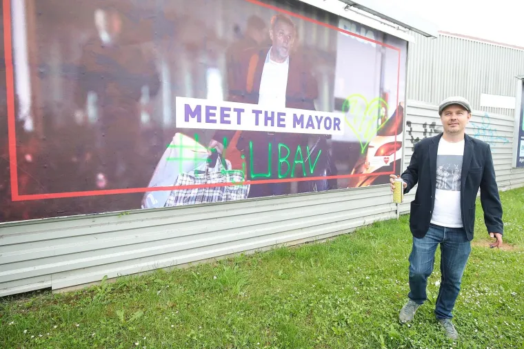 Juričan ispisao ljubavne poruke Bandiću tako da ih svi vide! Pozvao građane da učine isto