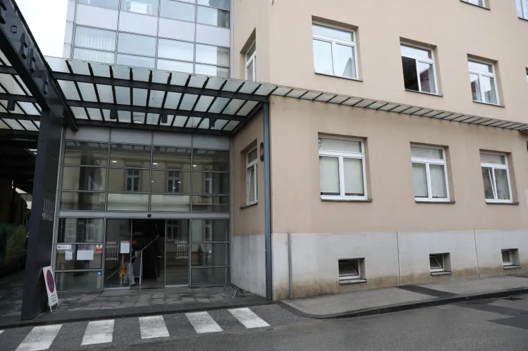 20.05.2020., Zagreb - Ulaz u Centar Kaptol.  
Photo: Patrik Macek/PIXSELL