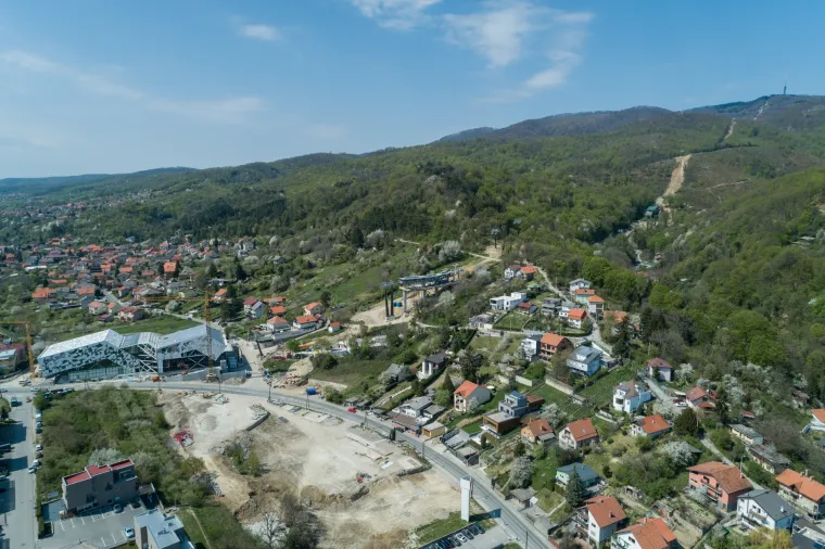 Pogled iz zraka na gradili&scaron;te sljemenske žičare: Hoće li biti 'na vrijeme' gotova?