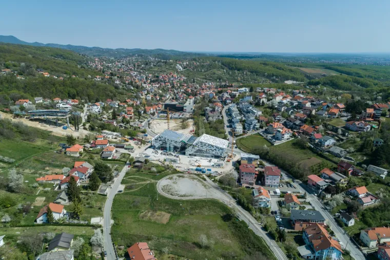 Pogled iz zraka na gradili&scaron;te sljemenske žičare: Hoće li biti 'na vrijeme' gotova?