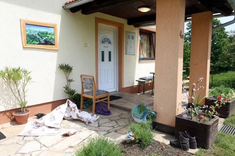 Ovo je dvori&scaron;te u kojem se dogodilo krvavo ubojstvo: Brata sumnjiče da je ubio godinu dana stariju sestru