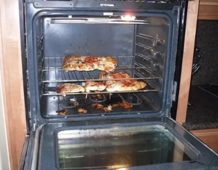 OVIM LJUDIMA HITNO TREBA ZABRANITI PRISTUP BILO KAKVOJ PIZZI: Pa dajte pogledajte &scaron;to su od njih napravili