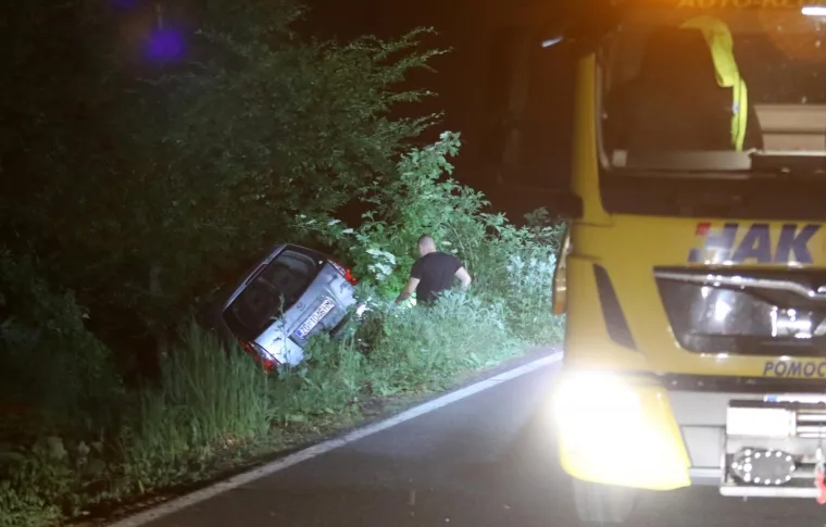Automobil sletio s ceste na Sljemenu, putnicima ni traga