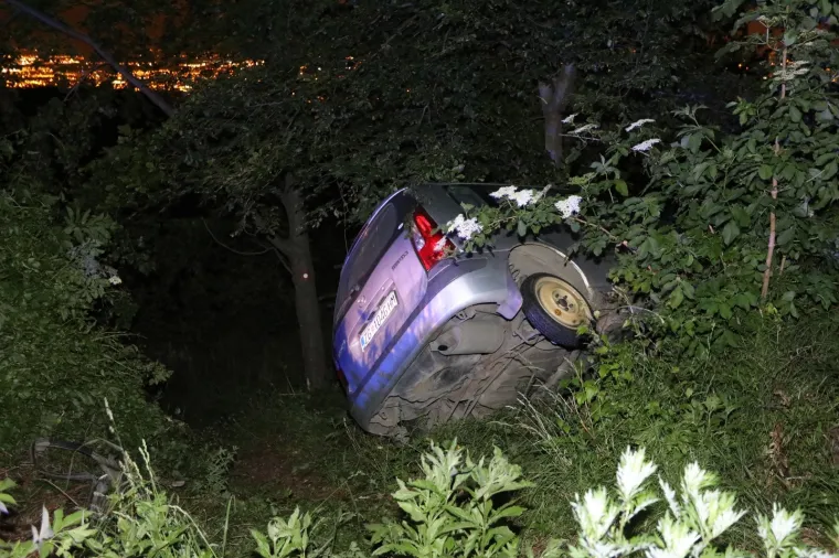 Automobil sletio s ceste na Sljemenu, putnicima ni traga