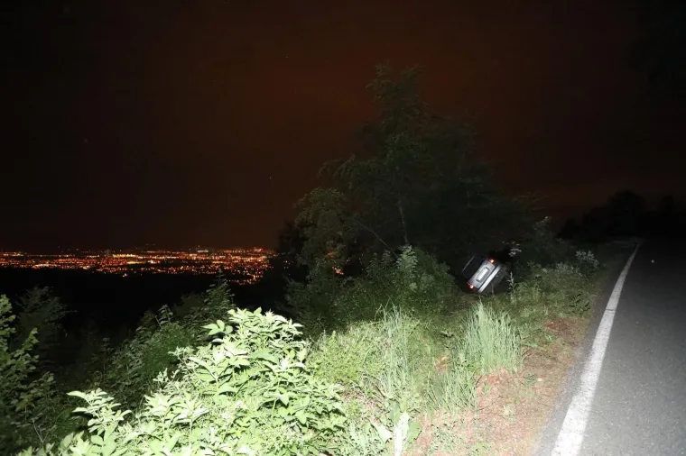 Automobil sletio s ceste na Sljemenu, putnicima ni traga