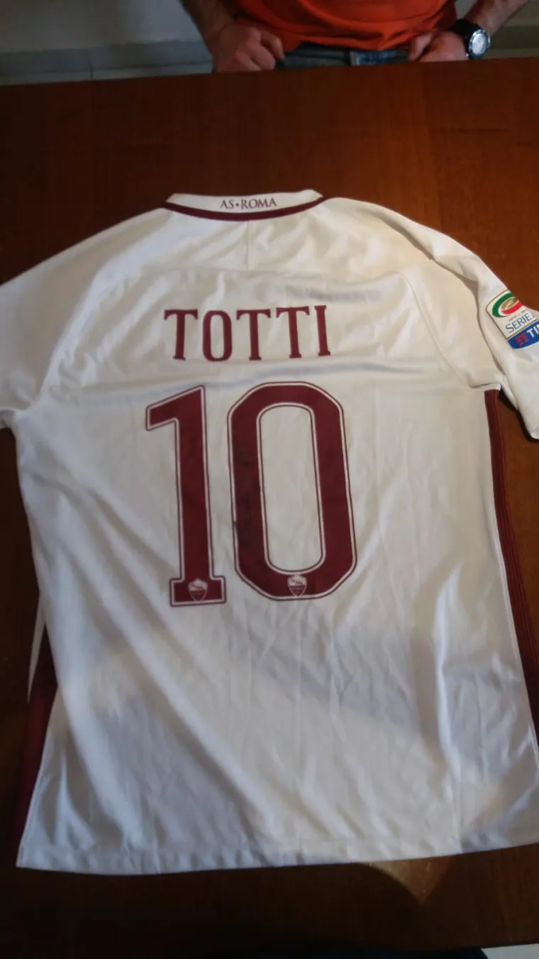 Pomozite palčićima i osvojite kacigu u kojoj je Janica osvajala medalje na Olimpijskim igrama