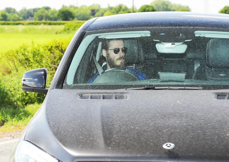 Jedan od najboljih vratara na svijetu, zvijezda Manchester Uniteda i španjolske reprezentacije David De Gea stigao je na koronatestiranje u neprepoznatiljivom izdanju.