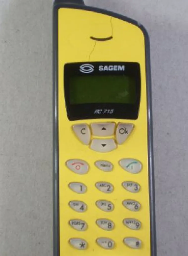 Budimo nostalgiju, ali ovaj put MOBITELIMA: Od Siemensa, do one klizne Nokie...