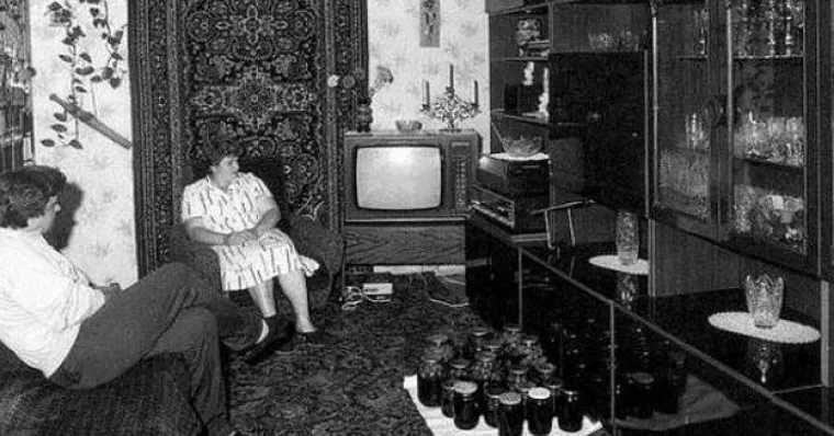 'True Slav' dizajn interijera: Slaveni su obožavali kič, lustere, tepihe...