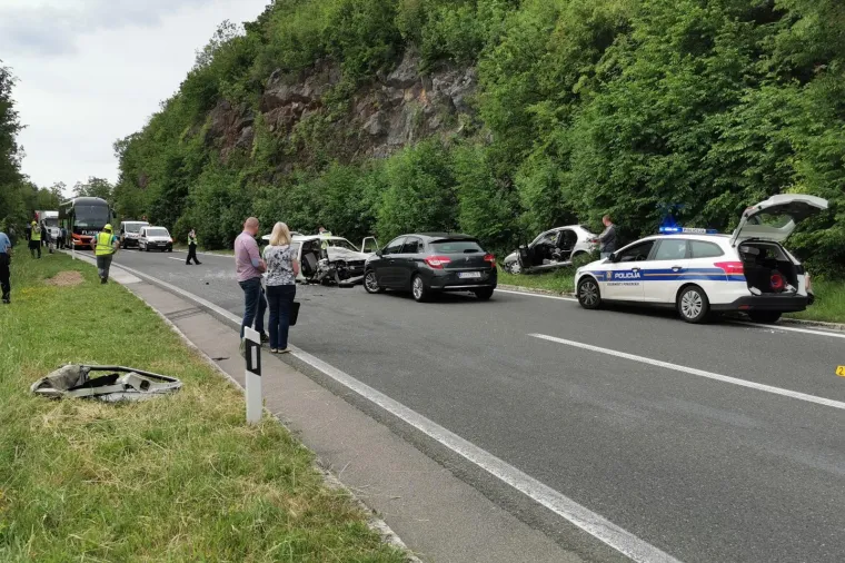 U teškoj nereći kod Učke sudarila se tri vozila, jedna osoba poginula