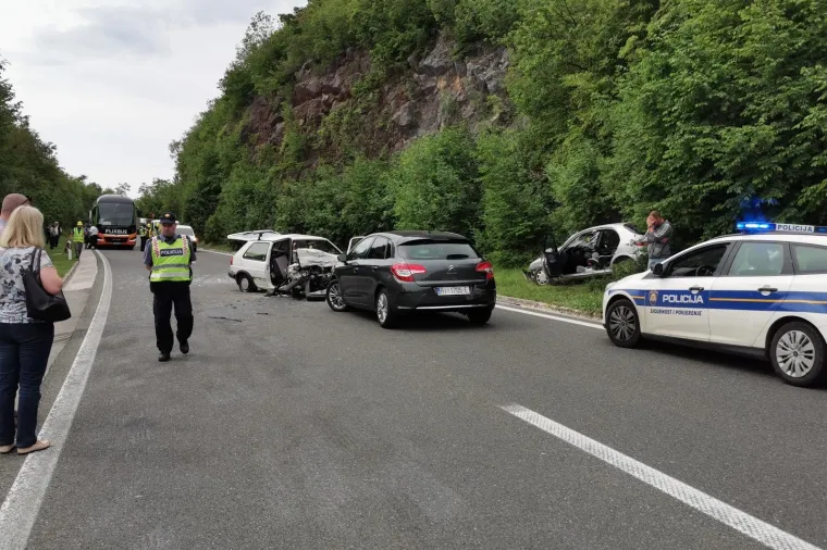 U teškoj nereći kod Učke sudarila se tri vozila, jedna osoba poginula