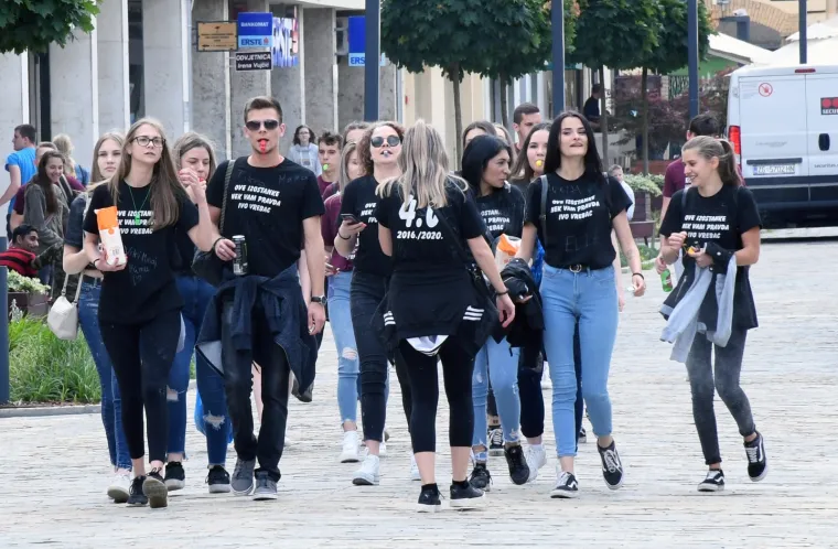 Bra&scaron;no i bakljada! Pogledajte kako su maturanti &scaron;irom Hrvatske proslavili kraj &scaron;kole