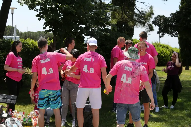 Alkohol i bakljada! Ovako su maturanti &scaron;irom Hrvatske proslavili svoj zadnji dan &scaron;kole