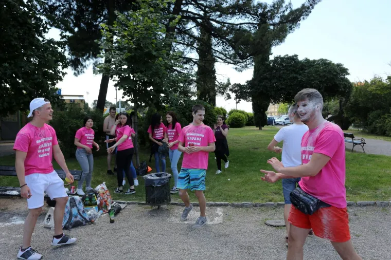 Alkohol i bakljada! Ovako su maturanti &scaron;irom Hrvatske proslavili svoj zadnji dan &scaron;kole
