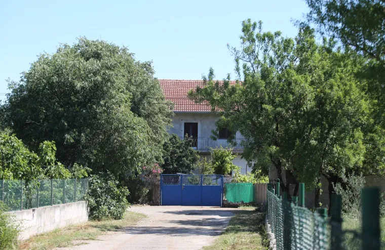 Stra&scaron;an zločin u Gaćelezima: Ovo je čovjek osumnjičen za ubojstvo rođaka i svog prvog susjeda