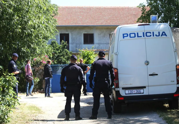 Stra&scaron;an zločin u Gaćelezima: Ovo je čovjek osumnjičen za ubojstvo rođaka i svog prvog susjeda