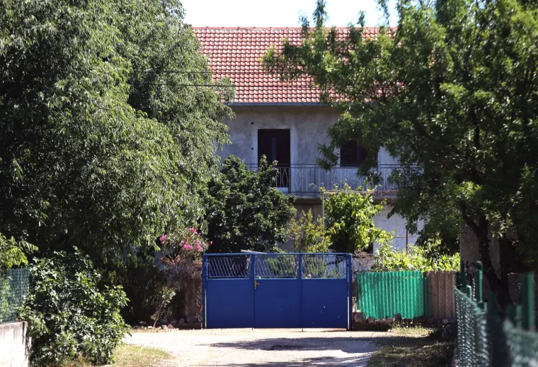 Stra&scaron;an zločin u Gaćelezima: Ovo je čovjek osumnjičen za ubojstvo rođaka i svog prvog susjeda