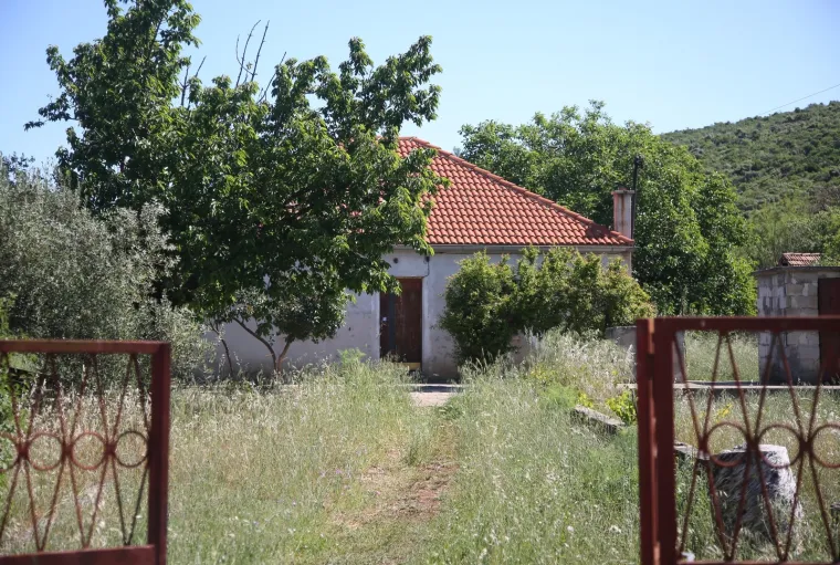 Stra&scaron;an zločin u Gaćelezima: Ovo je čovjek osumnjičen za ubojstvo rođaka i svog prvog susjeda