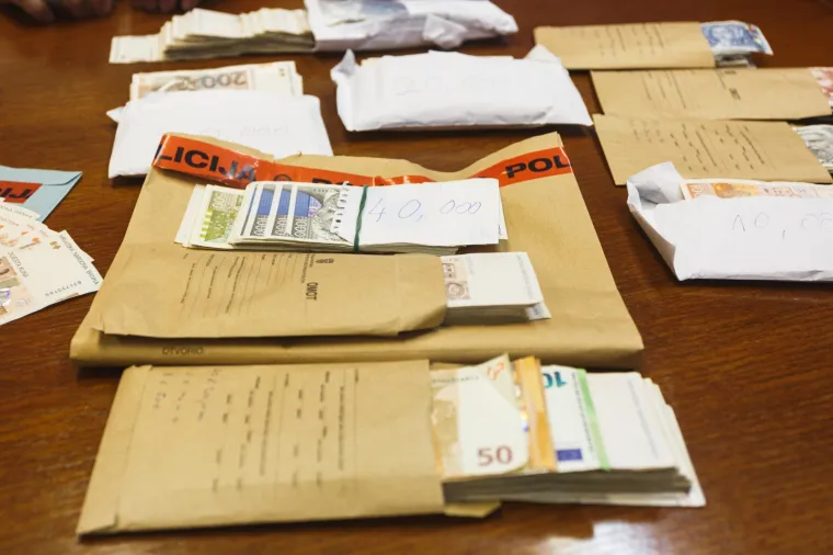 Uhićena dvojica sa zadarskog područja: Dilali kokain, a policija prona&scaron;la i duhan, oružje i novac