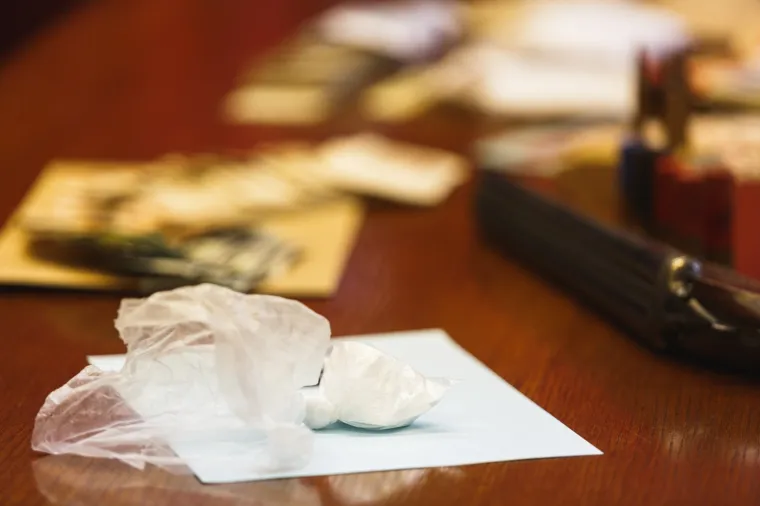 Uhićena dvojica sa zadarskog područja: Dilali kokain, a policija prona&scaron;la i duhan, oružje i novac