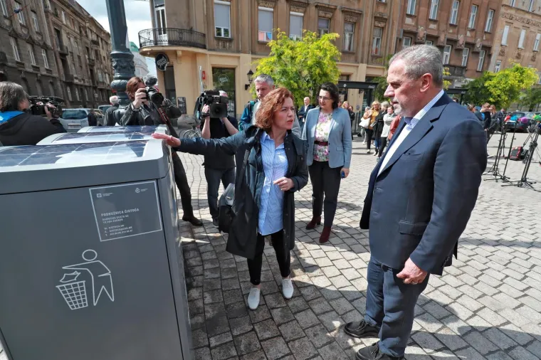 Zagreb dobio pametne spremnike otpada: Otvaraju se na senzore, a aplikacijom su povezani s 'komunalcima'