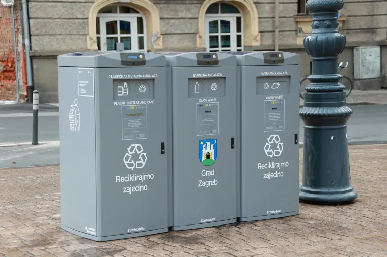 Zagreb dobio pametne spremnike otpada: Otvaraju se na senzore, a aplikacijom su povezani s 'komunalcima'