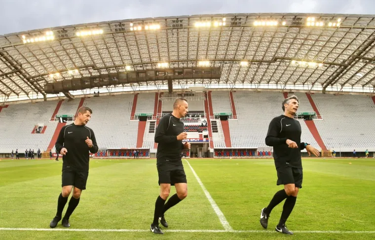 05.06.2020., stadion Poljud, Split - Hrvatski Telekom Prva liga, 27. kolo, HNK Hajduk -NK Inter Zapresic. Atmosfera peije pocetka utakmice. Suci Zdenko Lovric, Goran Pataki, Goran Perica
Photo: Ivo Cagalj/PIXSELL