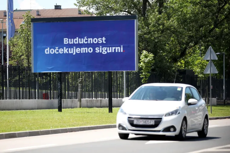 POČELA JE TORTURA PREDIZBORNIM PLAKATIMA: Pogledajte što je sve osvanulo u Zagrebu, ima tu svega