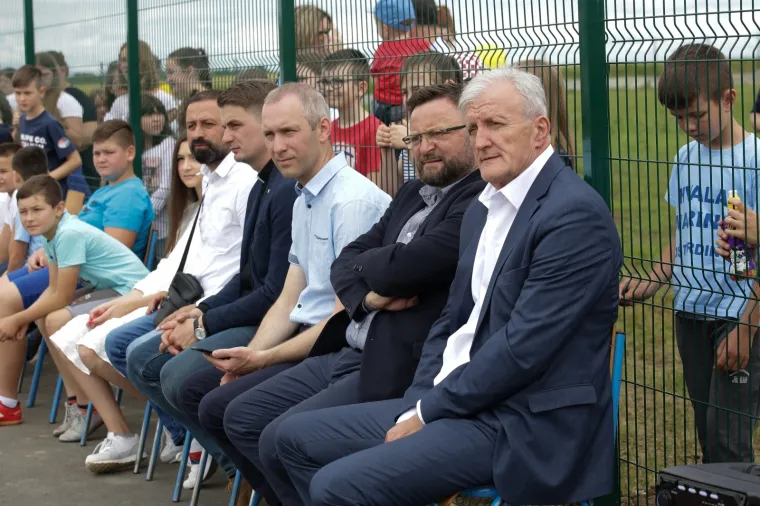 Kako bi vlastitim primjerom ukazali na važnost sporta za razvoj i zdravlje djece, Marin Čilić, Borna Ćorić, Ivan Dodig, Mate Pavić, Nikola Mektić, Franko Škugor, njihove kolegice Donna Vekić i Ana Konjuh te mlade nade hrvatskog tenisa Antonia Ružić i Duje Ajduković, odigrali su nogometnu utakmicu s djecom Osnovne škole Tordinci. Mlade domaće snage su slavile sa 2:1.