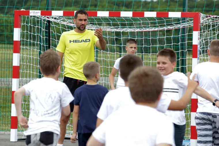 Igralište u Tordincima prvo je kojeg je financirala Zaklada Marin Čilić. Sredstva za gradnju prikupljena su prošle godine u Zagrebu na humanitarno - sportskom spektaklu "Gem Set Hrvatska", na kojem su sudjelovale gotovo sve najveće hrvatske sportske zvijezde.