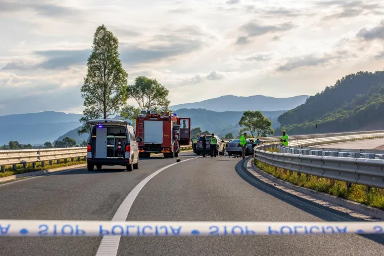 STRAVIČNA NESREĆA NA ISTARSKOM IPSILONU: Jedna osoba poginula, dvije te&scaron;ko ozlijeđene