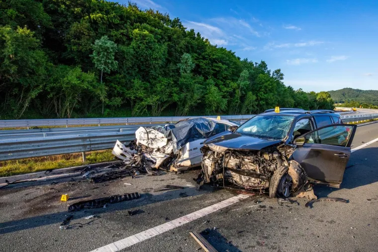 STRAVIČNA NESREĆA NA ISTARSKOM IPSILONU: Jedna osoba poginula, dvije te&scaron;ko ozlijeđene