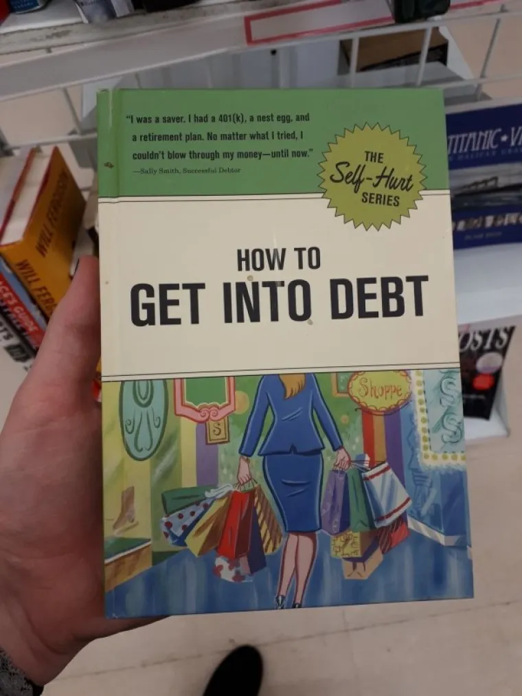 PA TKO OVO KUPUJE? Ovo su najbizarnije stvari u second hand shopovima, nema &scaron;anse da vam ne ostane upitnik nad glavom