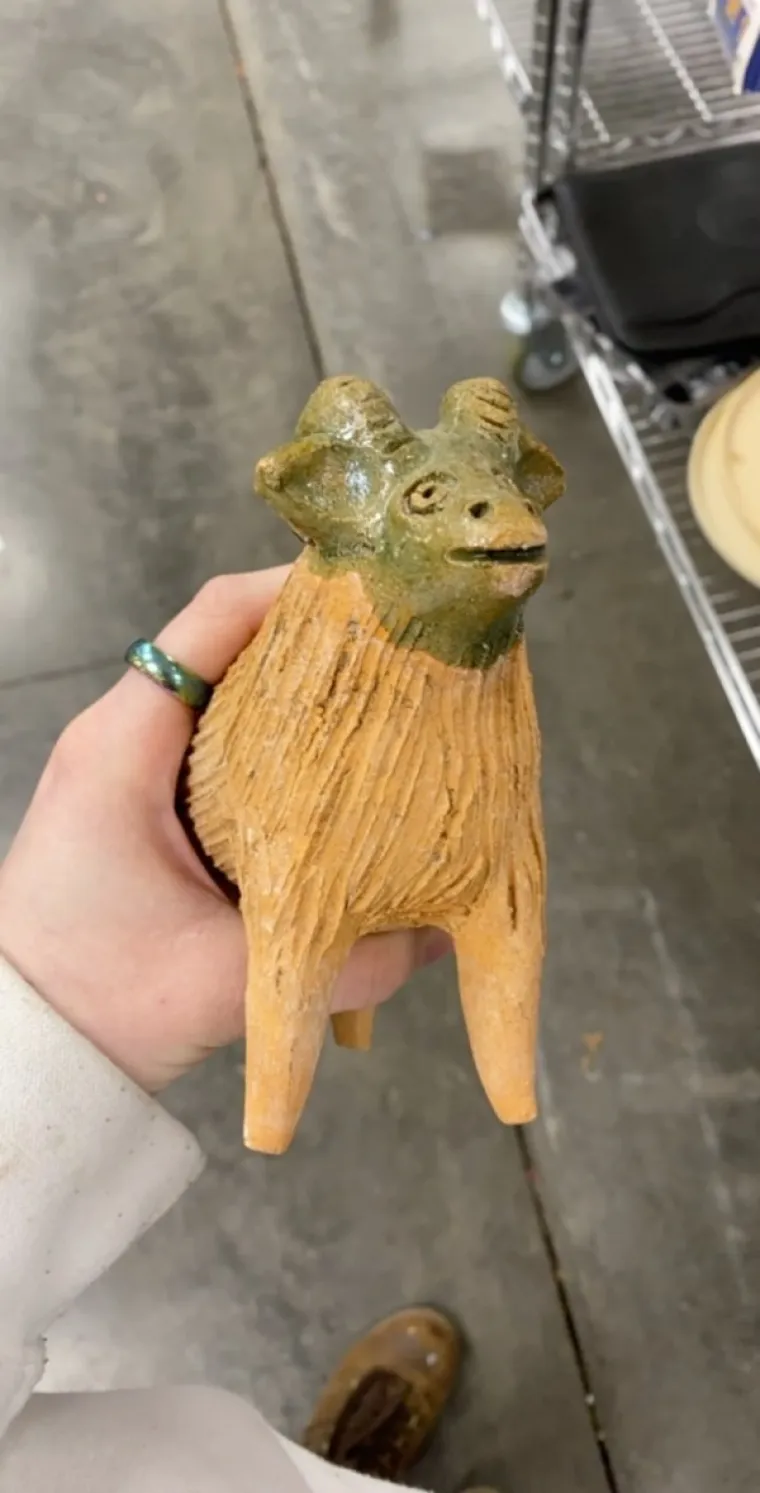 PA TKO OVO KUPUJE? Ovo su najbizarnije stvari u second hand shopovima, nema &scaron;anse da vam ne ostane upitnik nad glavom